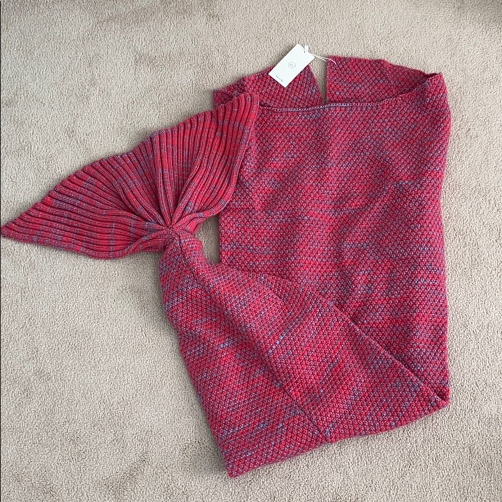 NWT Mermaid Tail Knit Blanket